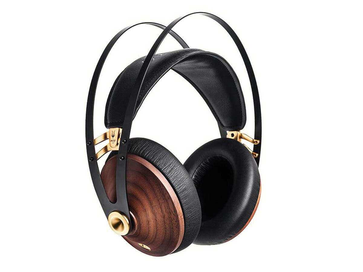 Meze 99 Classics headphones in Walnut Gold