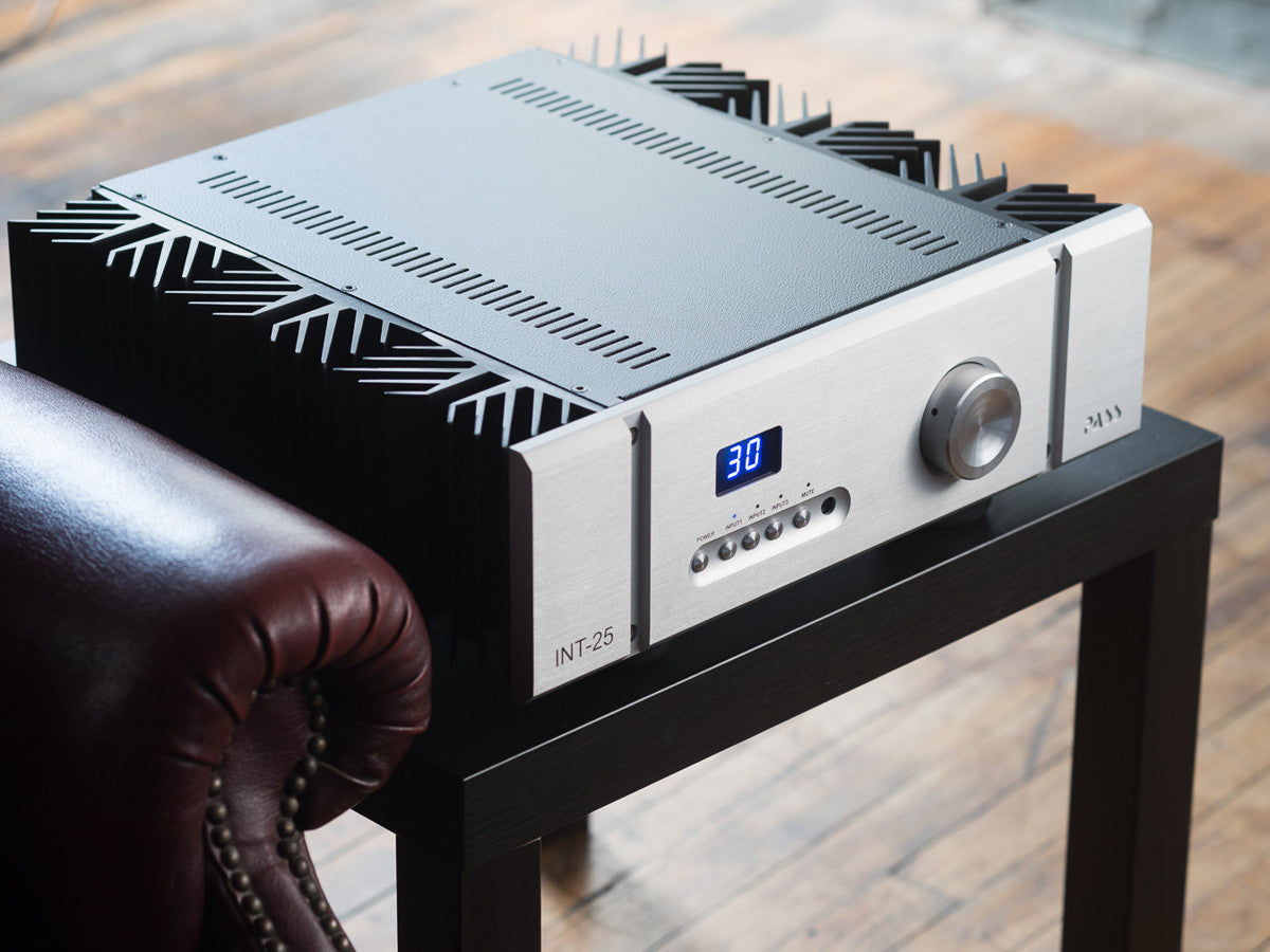 INT-25 Amplifier in Silver